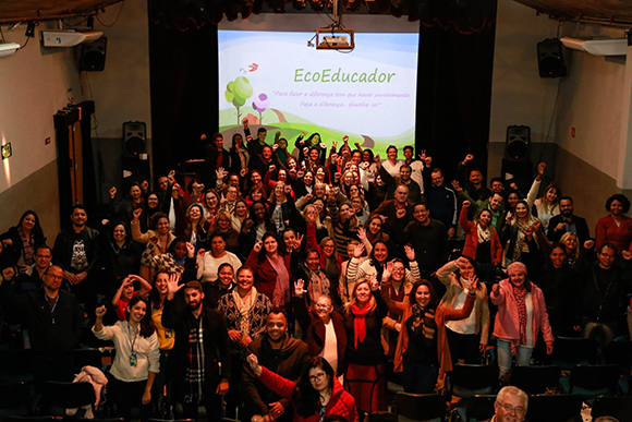 Professores da rede municipal participam da aula inaugural de EcoEducadores 130 pessoas participaram da aula inaugural no Cine Teatro