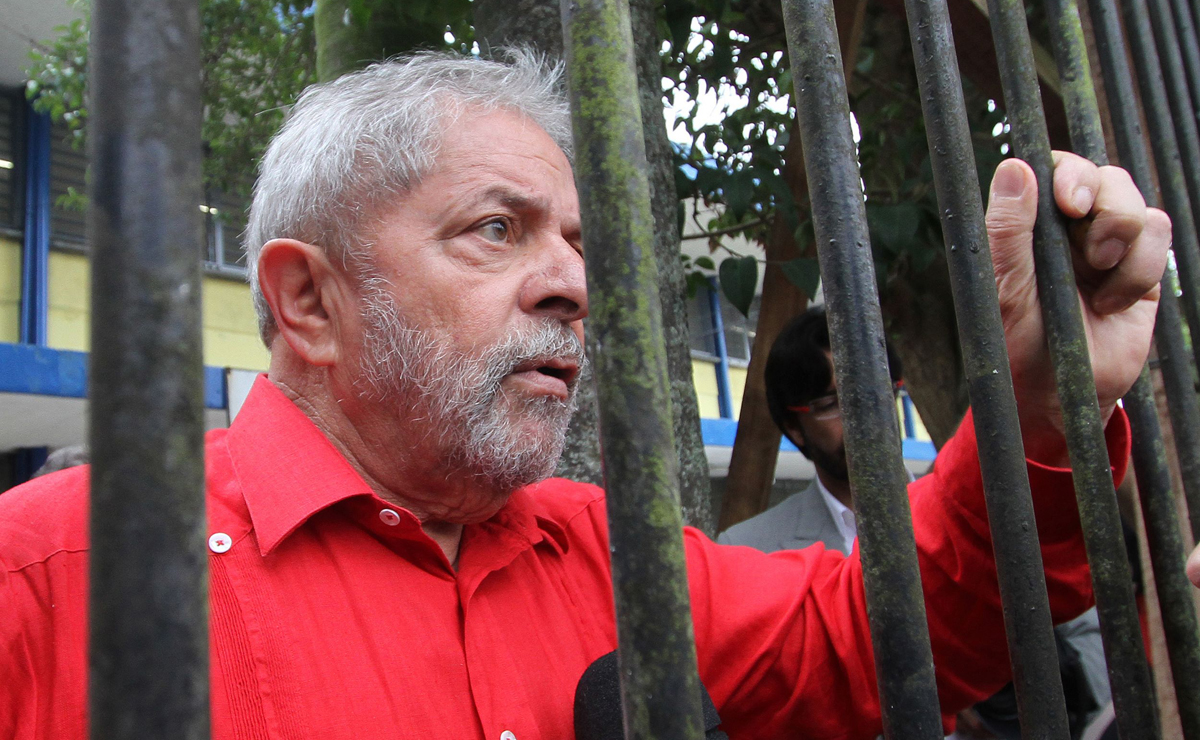 TRF-4 confirma condenação e eleva pena a 17 anos de Lula no caso do sítio