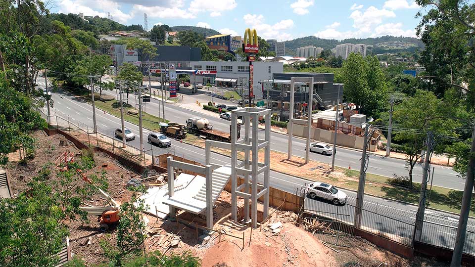 Avançam as obras da Passarela na Av. Yojiro Takaoka em Santana de Parnaíba