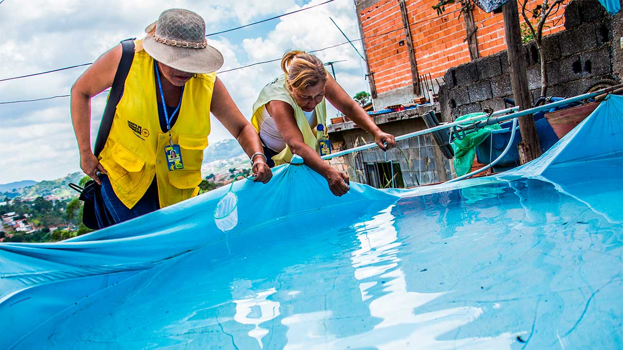 Agentes da Dengue fazem vistoria e orientam moradores do Jardim São Luís